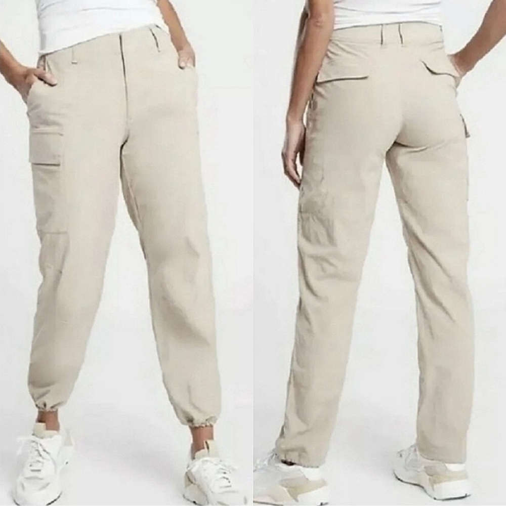 Athleta Trekkie Utility Cargo Pant in Tan Size 22